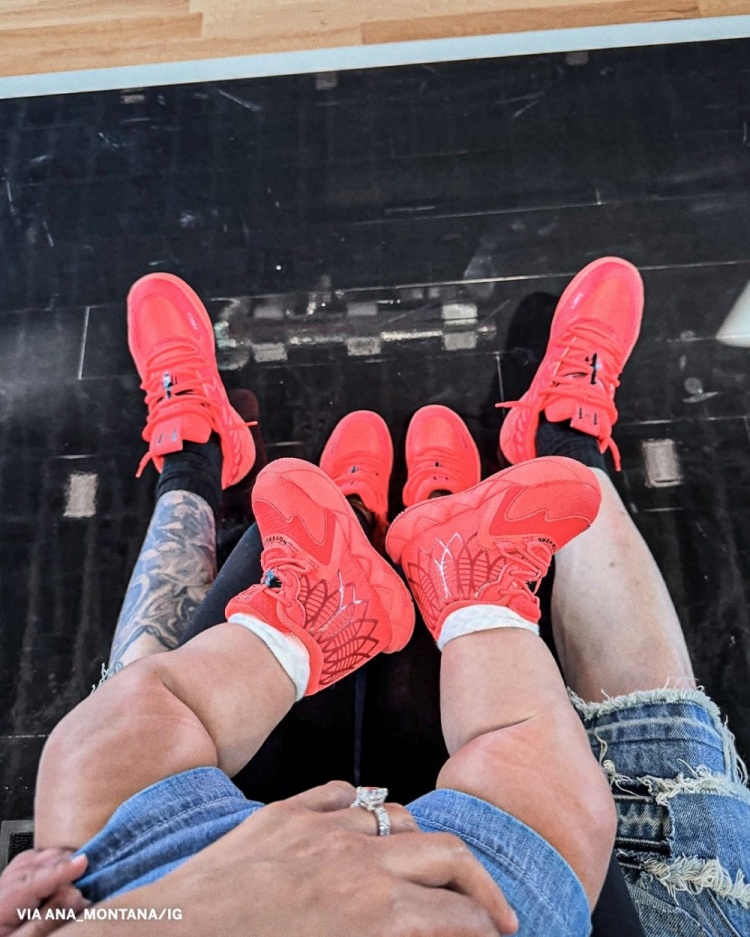 金年会官方网站-拉梅洛·鲍尔和女友首次公开儿子照片：一家三口同款球鞋自拍！